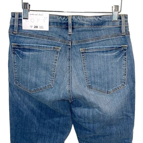 Ann Taylor LOFT Womens Frayed Hem Curvy Cropped Skinny Jeans Blue Size 6/28 NWT - Picture 4 of 9
